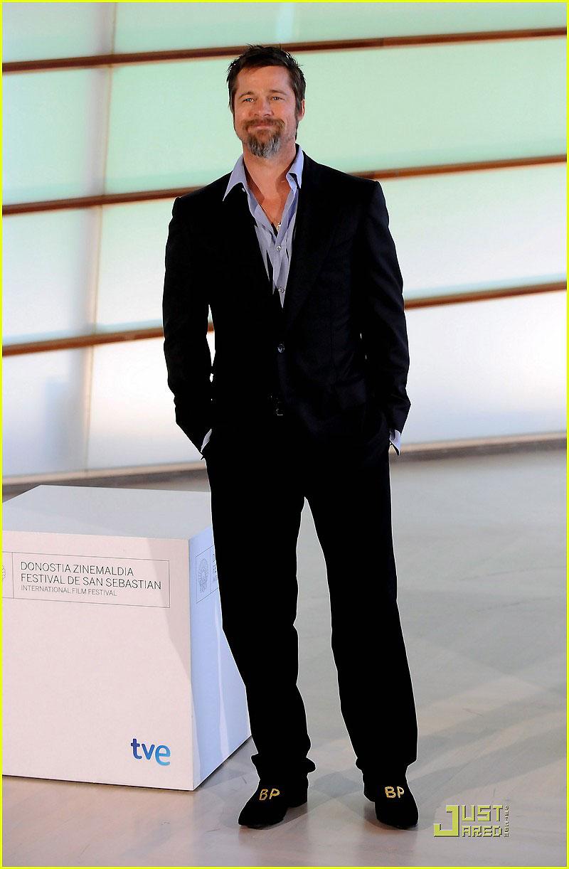 Brad Pitt : créateur de mode ou égo démesuré ?