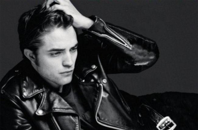 In bed with Robert Pattinson (photos)