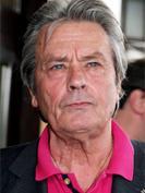 Le Pen se verrait bien incarné par... Alain Delon