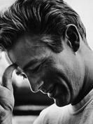 James Dean avait été victime d'abus sexuels, selon Liz Taylor