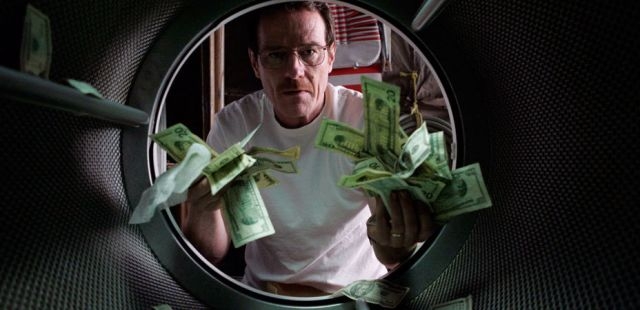 La star de Breaking Bad face à Colin Farrell dans le nouveau Total Recall