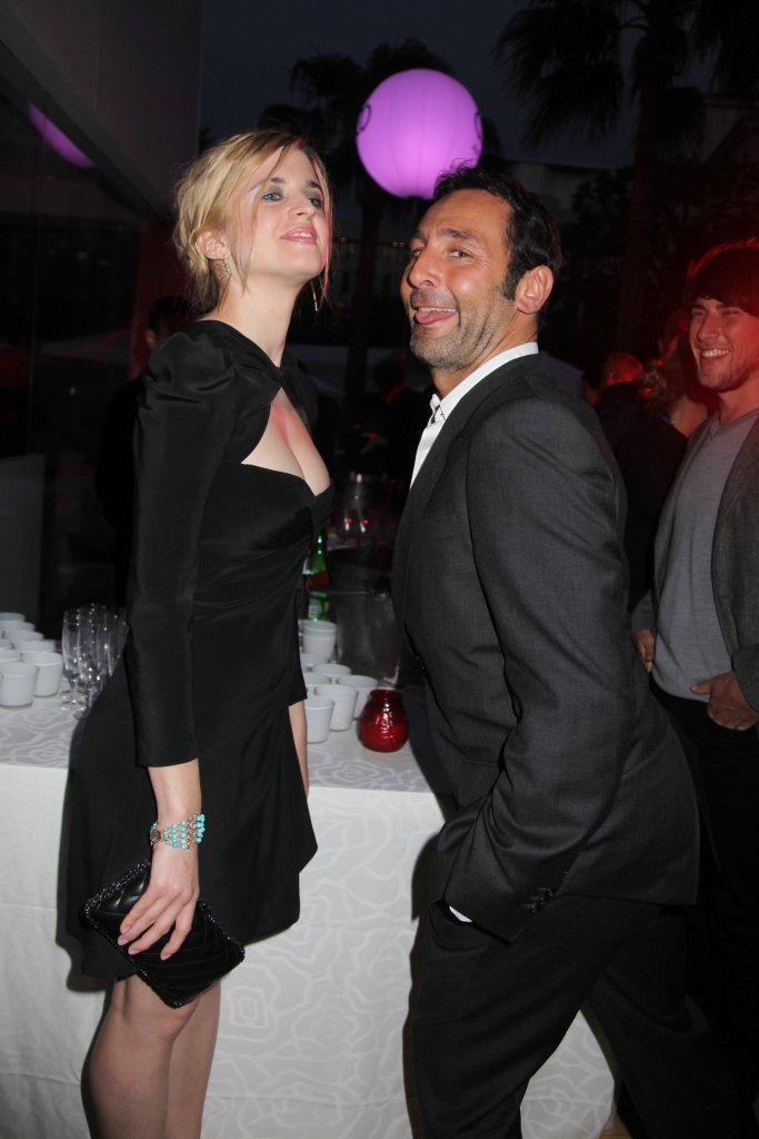 Cécile Cassel diablement décolletée pour les Audi Talents Awards