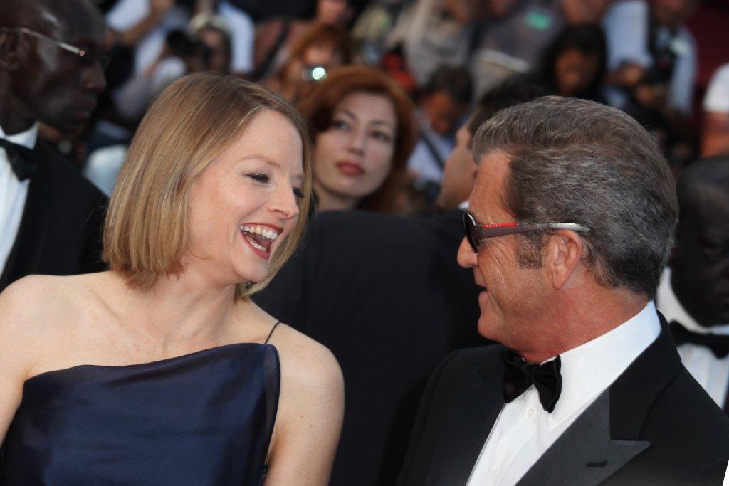 Mel Gibson et Jodie Foster, main dans la main (photos)