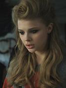 Chloe Moretz amoureuse pour Drew Barrymore la clippeuse (vidéo)