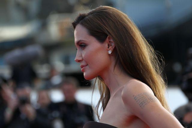 Après la Bosnie, Angelina Jolie s'intéresse à l'Afghanistan
