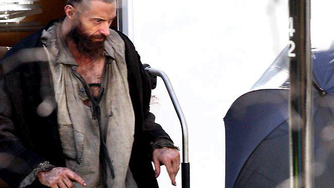 Hugh Jackman méconnaissable pour Les Misérables (photos)