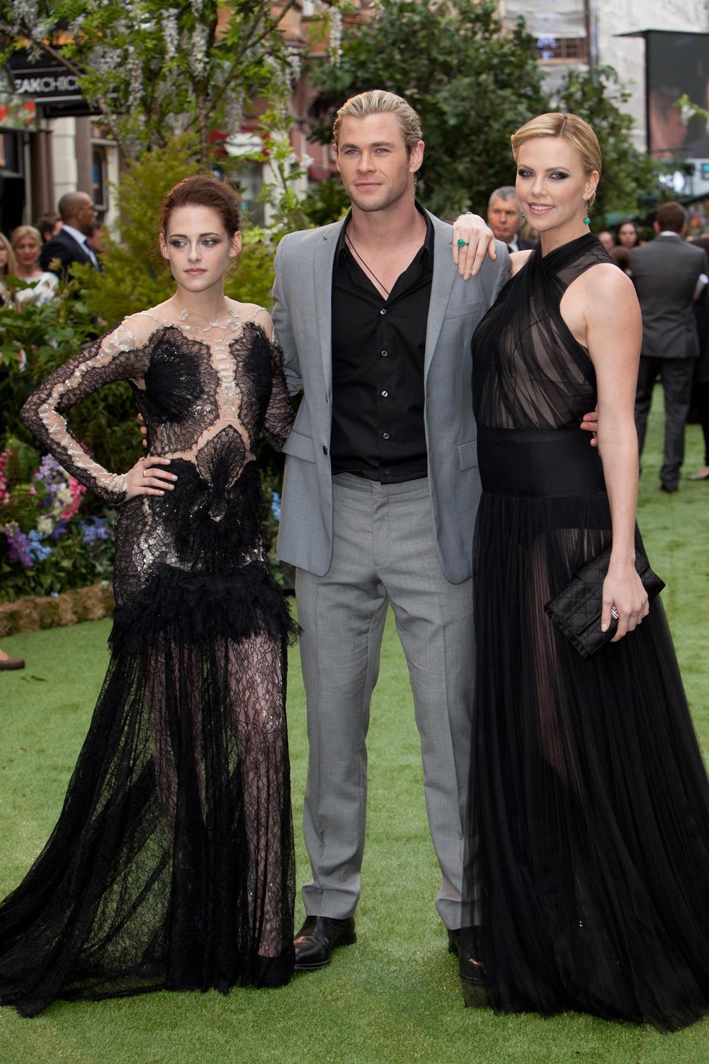 Charlize Theron et Kristen Stewart : deux beautés pour Blanche Neige