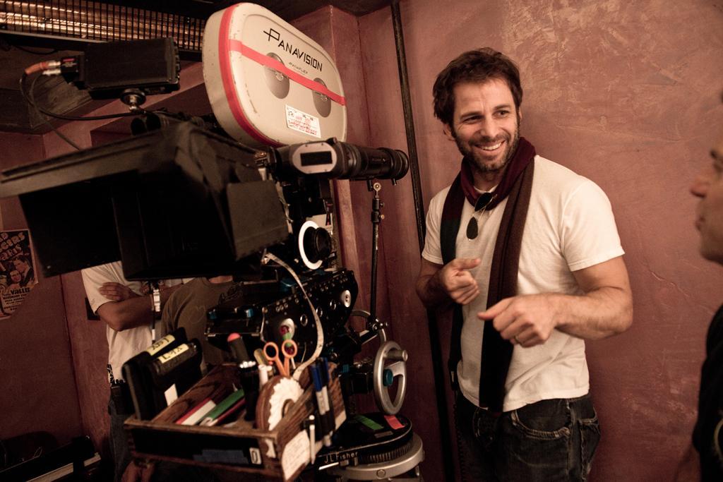 Non, Zack Snyder ne prépare par un film sur Star Wars !