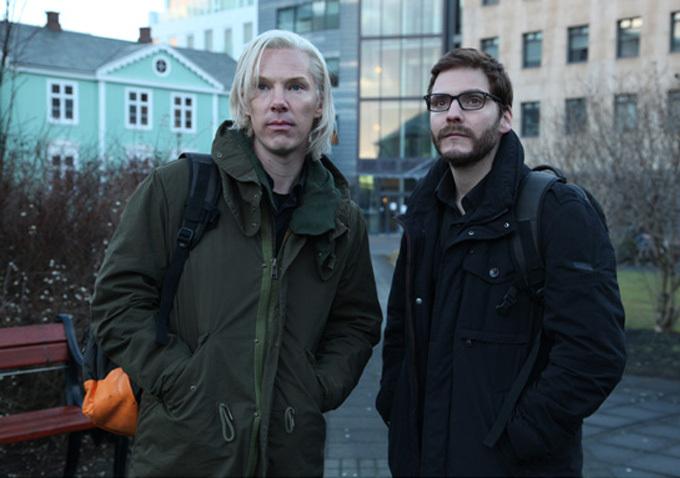 Premier aperçu de Benedict Cumberbatch dans la peau de Julian Assange