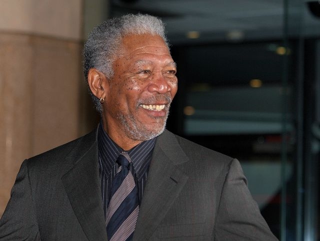 Lucy : Morgan Freeman pourrait prêter main forte à Scarlett Johansson !