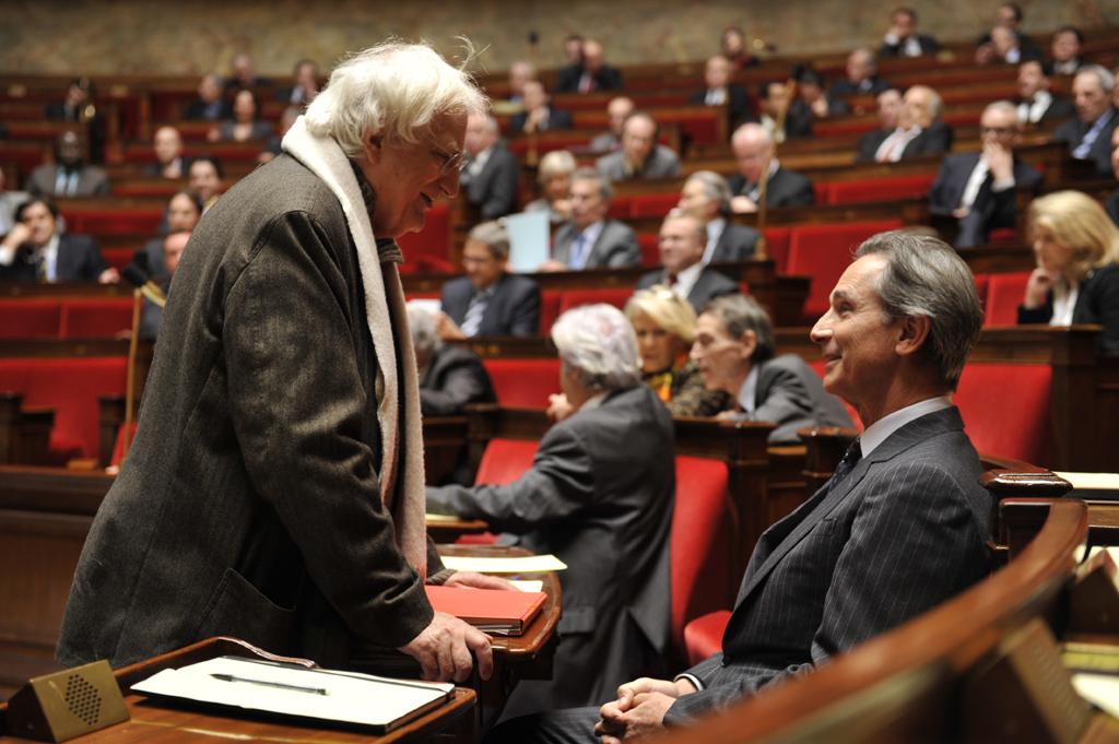 Bertrand Tavernier comparaît face au Juge Bourgaud pour ses propos controversés