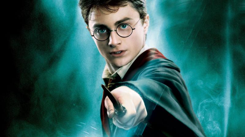 Harry Potter : Après les livres, le cinéma et internet, le sorcier s'attaque au théâtre