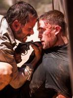 The Rover : Robert Pattinson à la merci de Guy Pearce (bande-annonce)