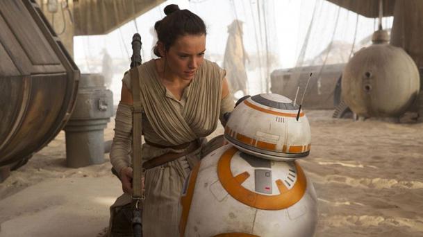 Star Wars 7 : Une nouvelle featurette présente le personnage de Rey !