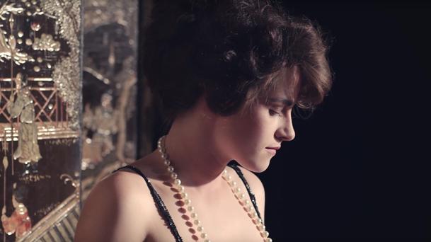 Kristen Stewart est Coco Chanel pour Karl Lagerfeld