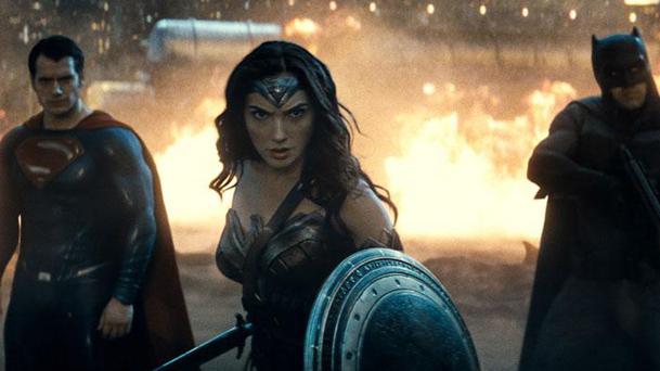 Box-Office US : Batman V Superman explose tout