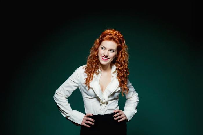 [INTERVIEW] Anaïs Delva : Son concert au cinéma, La reine des neiges 2… La chanteuse se confie