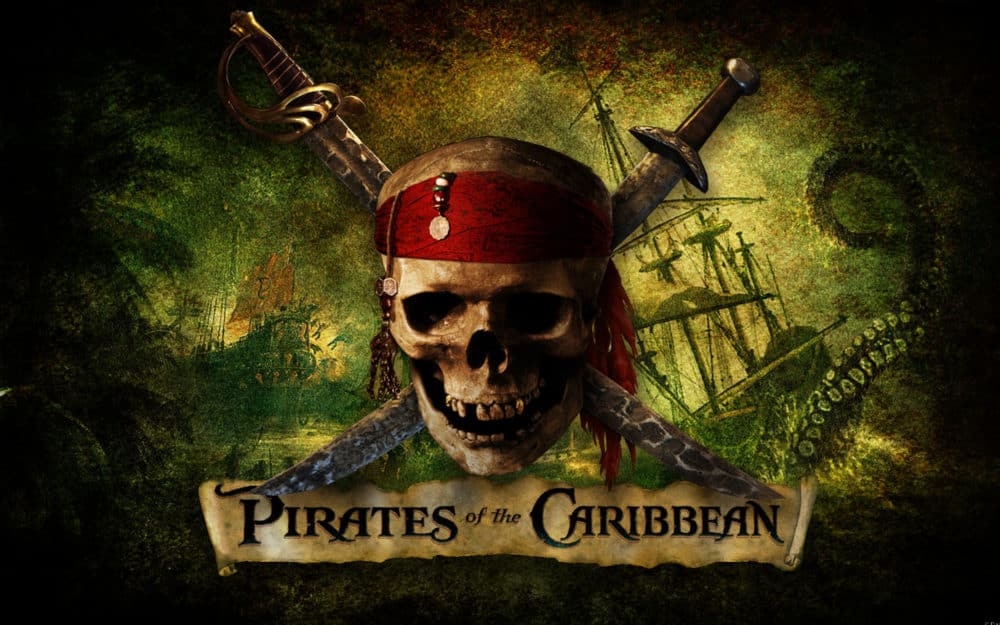 Gros Plan sur la franchise Pirates des Caraïbes, du rhum pour enfant