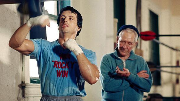 Sylvester Stallone rend hommage au réalisateur de Rocky