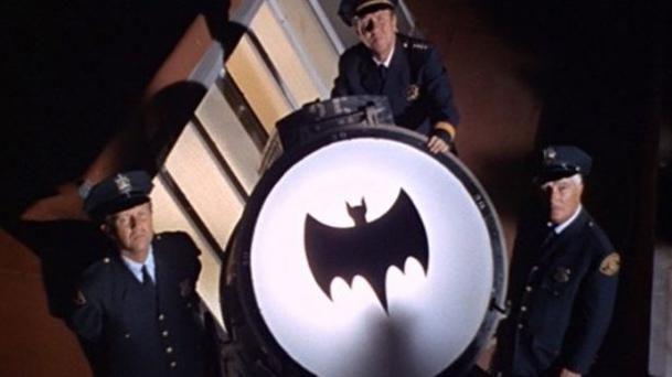 Le Bat Signal sera projeté ce soir à L.A. en hommage à Adam West