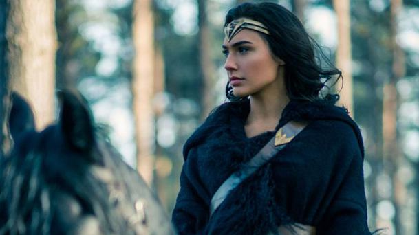 Wonder Woman plus forte que Batman V Superman
