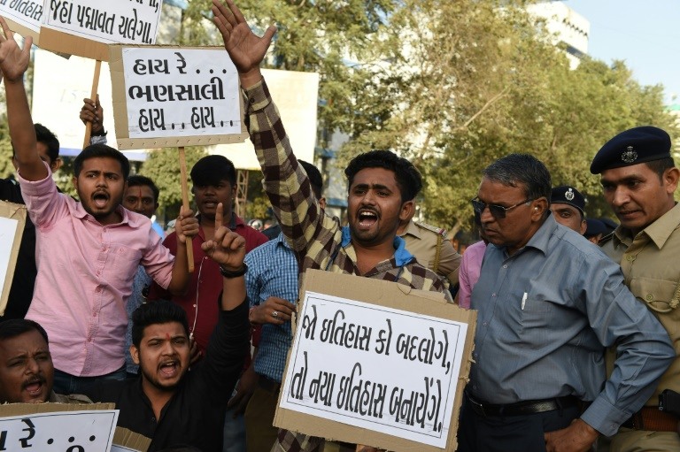 Des émeutes contre un film de Bollywood choquant les radicaux hindous