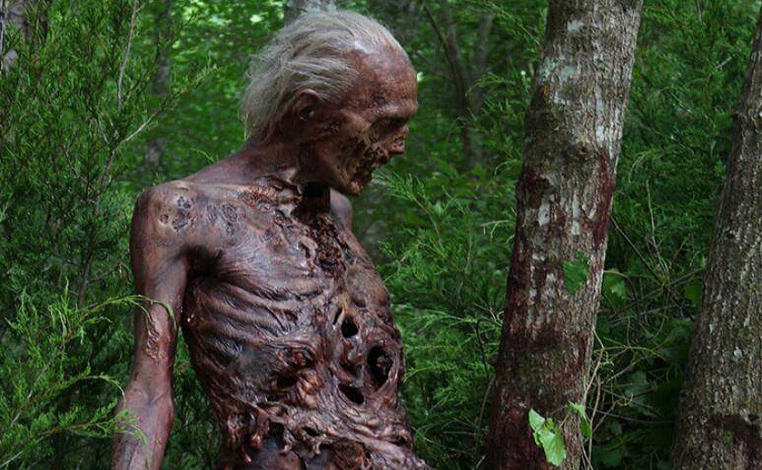 The Walking Dead : un premier zombie à poil dans la saison 8