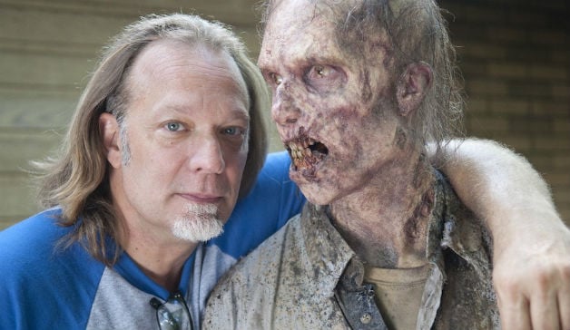 The Walking Dead : vous avez raté le zombie à poil du maquilleur Nicotero ?