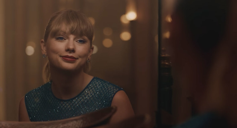 Taylor Swift rend hommage à (ou plagie ?) Spike Jonze dans son nouveau clip