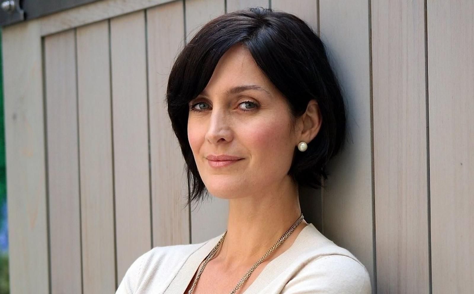 Que devient Carrie-Anne Moss ?