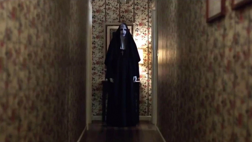 The Nun : la première image officielle du spin-off de Conjuring va vous hanter
