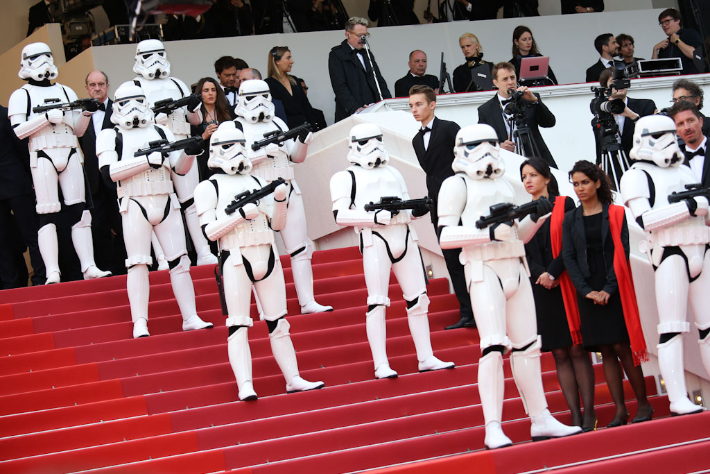 Les stormtroopers de Star Wars et Chewbacca débarquent à Cannes