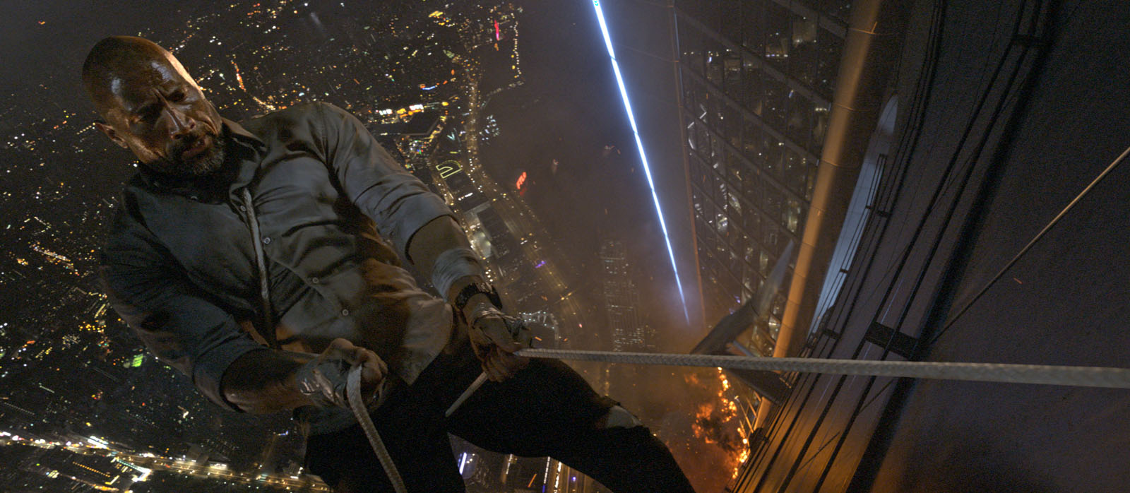 Skyscraper : quand Dwayne Johnson ne fait pas rire