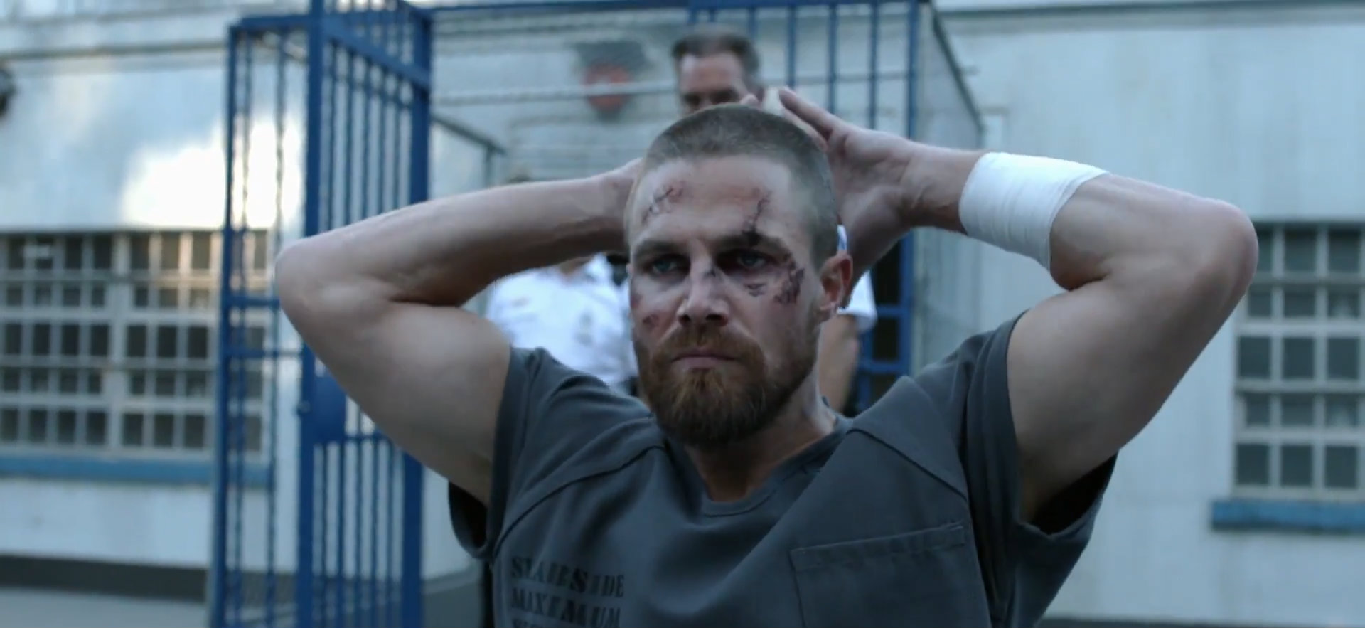 Arrow : Oliver Queen en prison dans le trailer de la saison 7