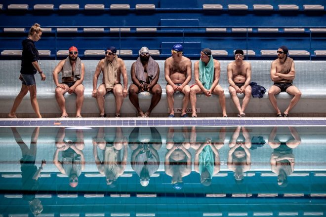 Le grand bain : savoureuse plongée dans une belle aventure humaine