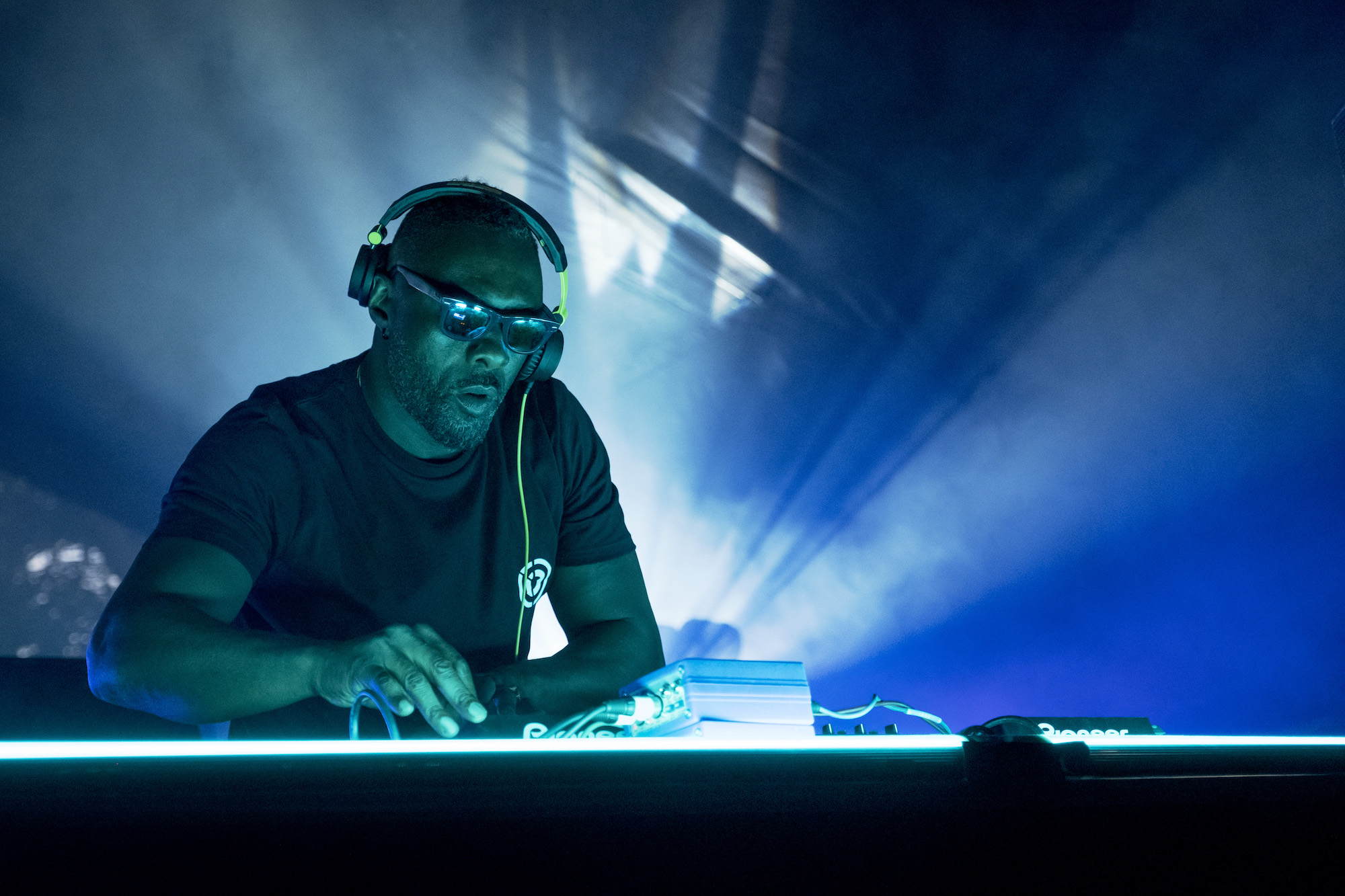 Idris Elba sera DJ dans Turn Up Charlie sur Netflix