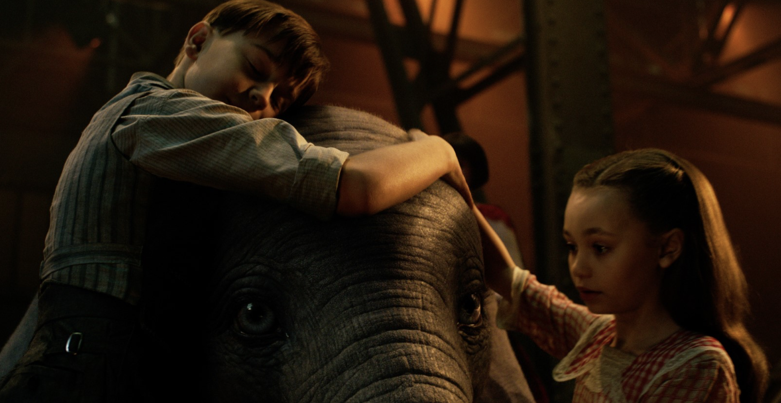 Le Dumbo de Tim Burton s'illustre dans la nouvelle bande-annonce