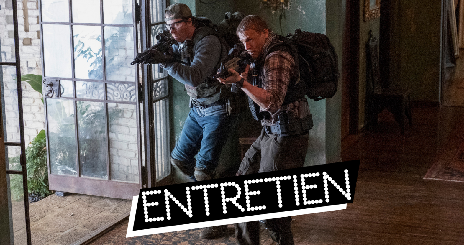 Triple Frontière : on a discuté avec Charlie Hunnam et Garrett Hedlund