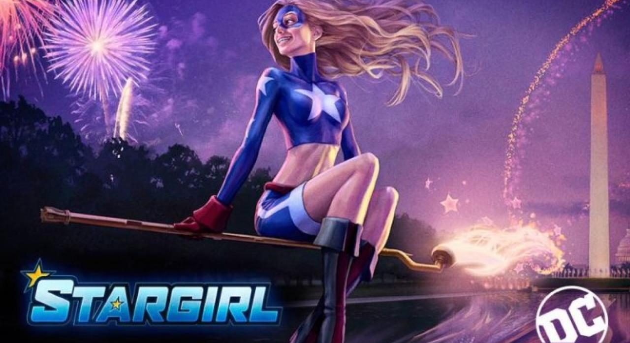 Stargirl en costume sur la première image de la série DC