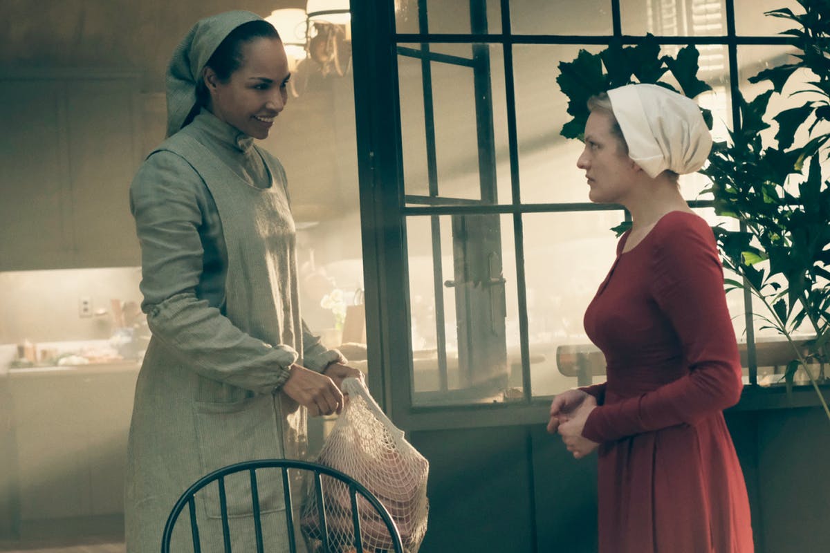 Critique de The Handmaid's Tale : La Servante écarlate (Série, 2017