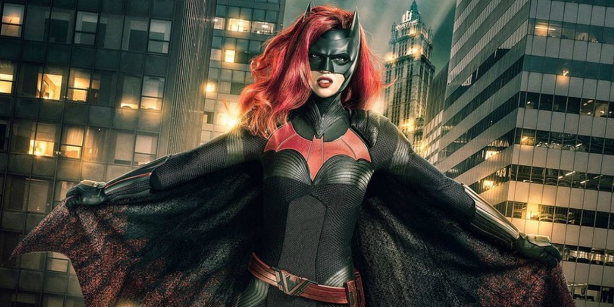 Batwoman : premier costume et Red Alice en images