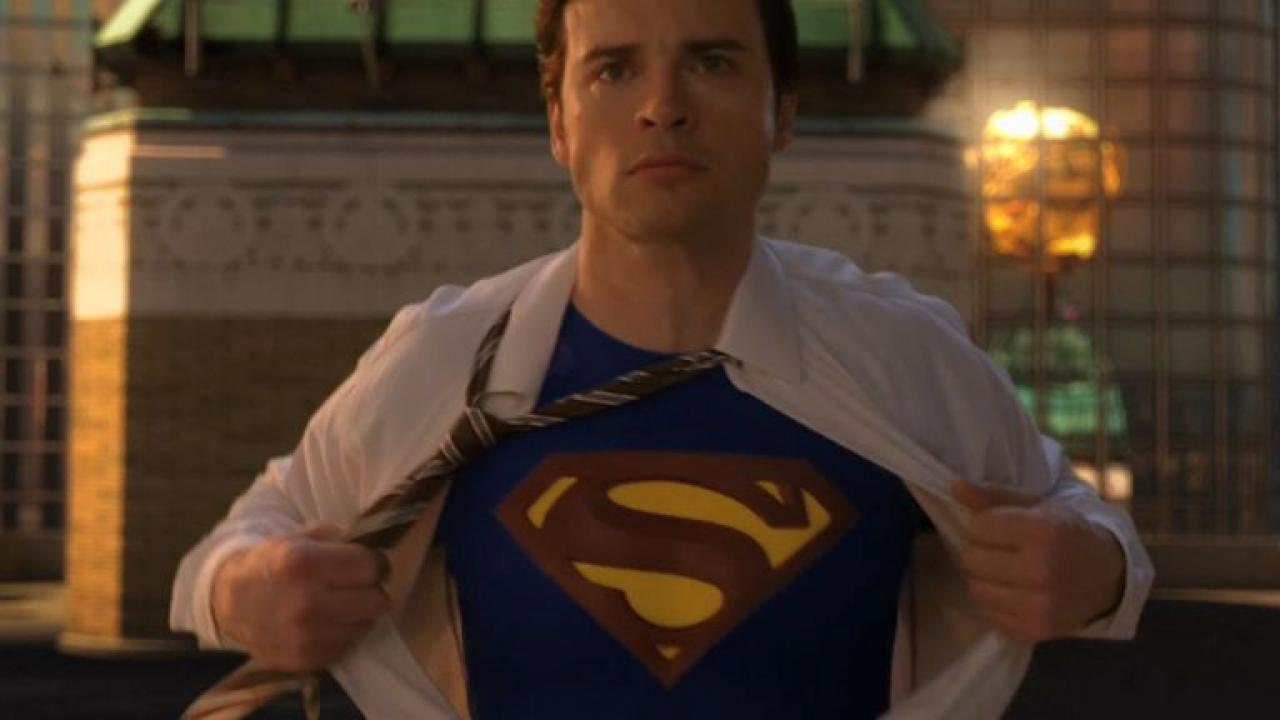 Arrowverse : à quoi pourraient ressembler les Superman dans le crossover