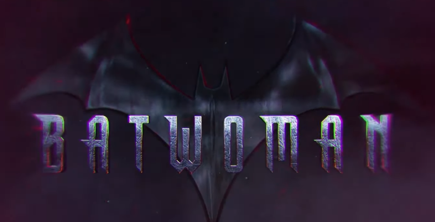 Batwoman prête à enfiler le costume de Batman dans la nouvelle promo