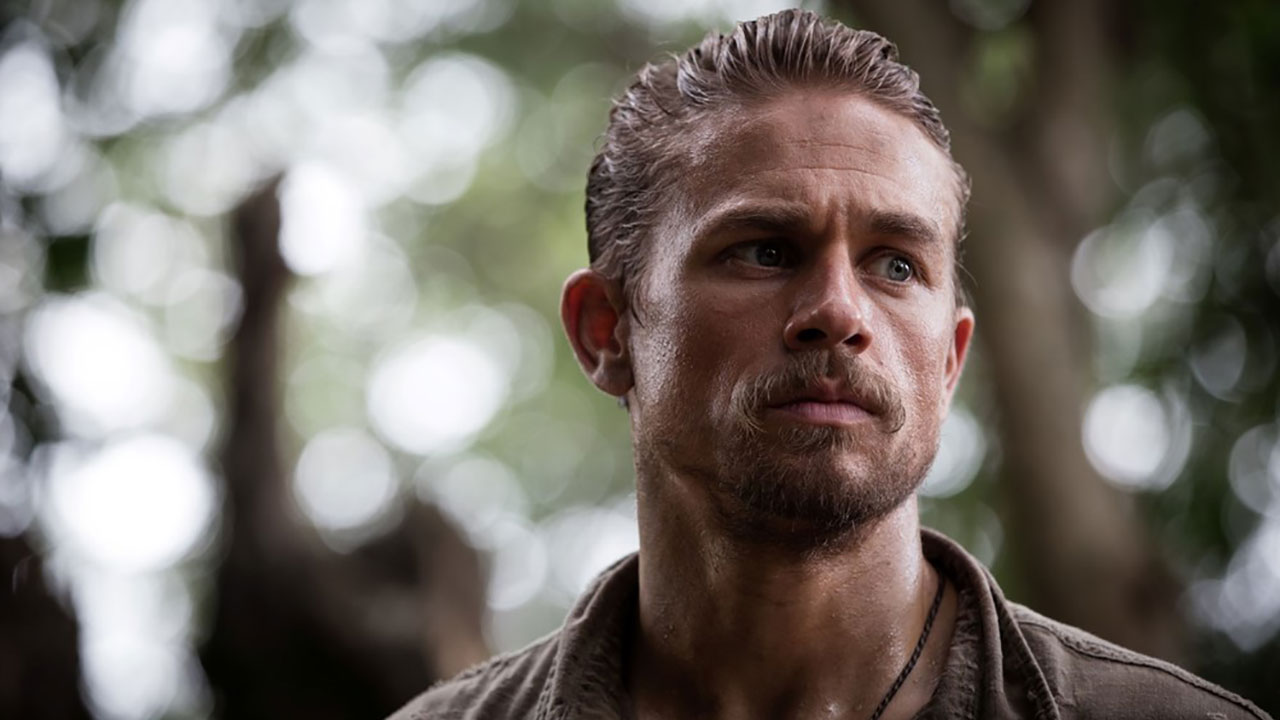 Charlie Hunnam dans la série Apple Shantaram