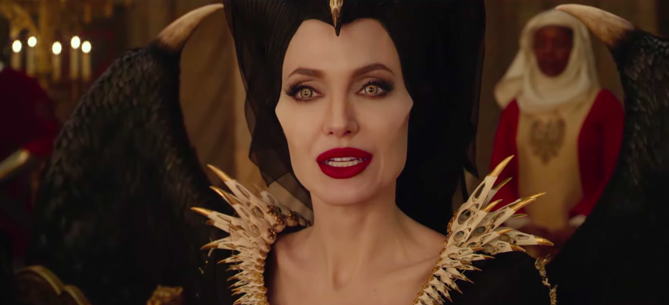 Maléfique 2 : Angelina Jolie face à Michelle Pfeiffer dans le premier extrait