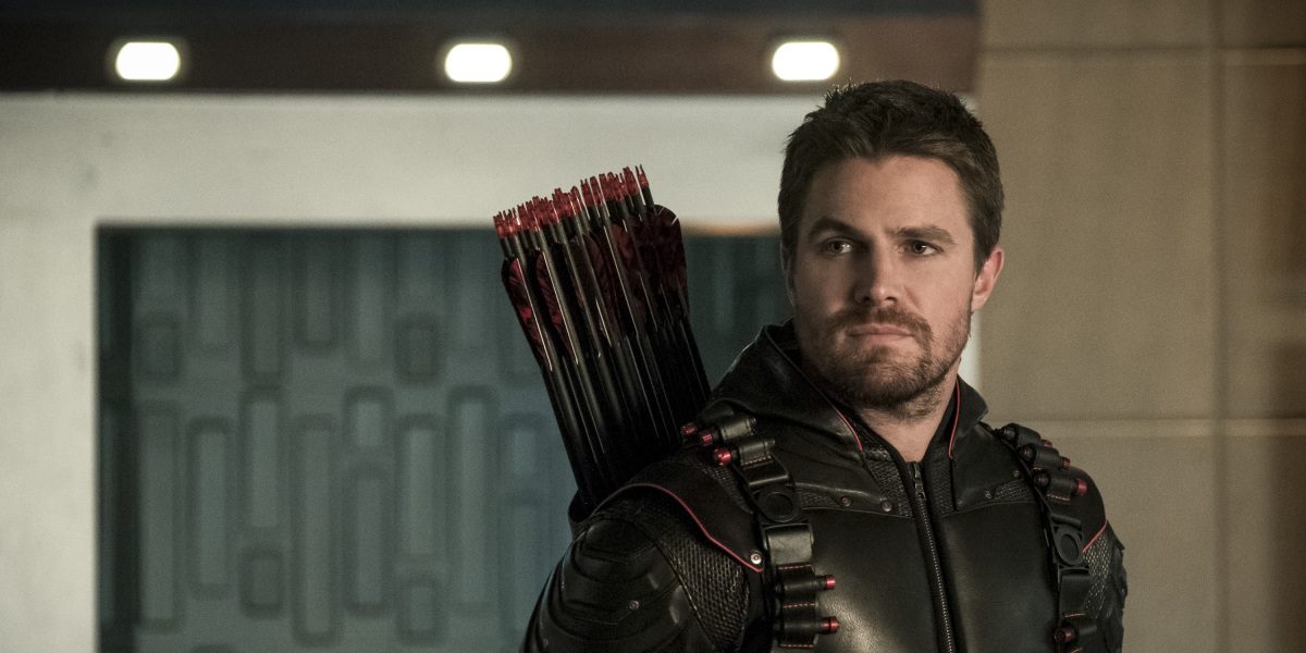 Arrow saison 8 : Stephen Amell a tourné sa dernière scène en Green Arrow