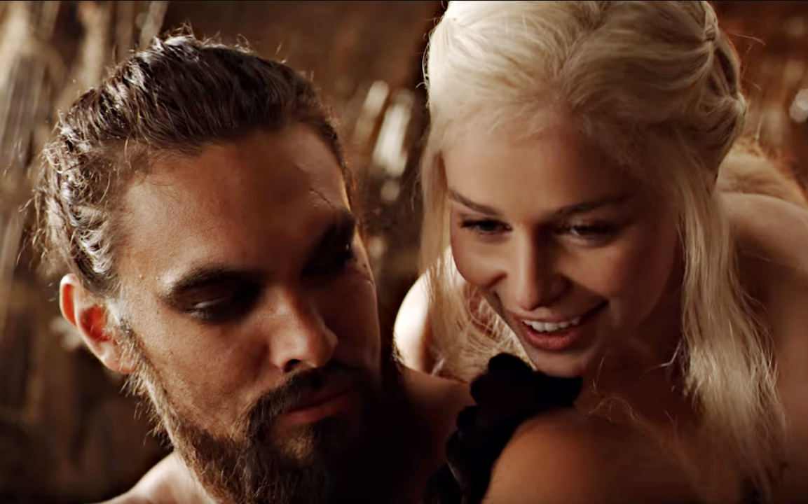 Game of Thrones : Emilia Clarke se confie sur les scènes de sexe avec Jason Momoa