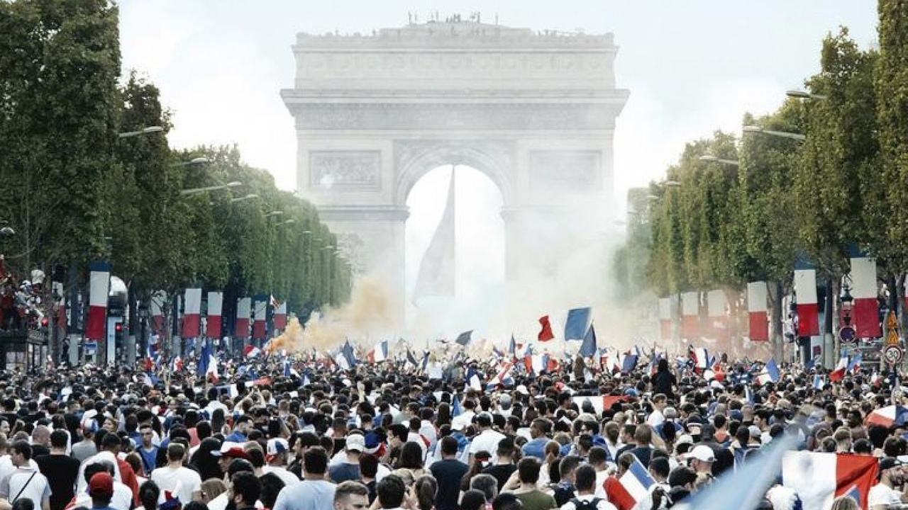 9) Les Misérables