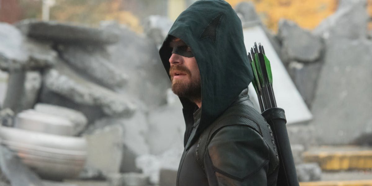 Crisis on Infinite Earths : Oliver est Le Spectre sur le nouveau poster