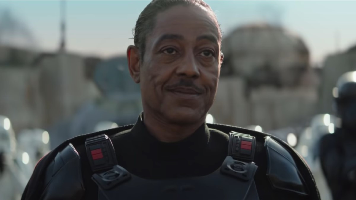 The Mandalorian : Giancarlo Esposito (Moff Gideon) parle de la saison 2 et du Darksaber